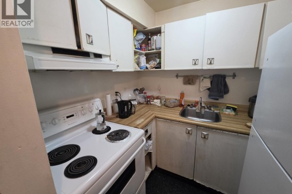 211 1440 E Broadway, Vancouver, BC V5N5P2 Photo 3