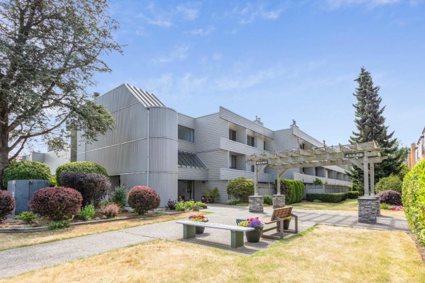 211 15282 19 Avenue, Surrey, BC V4A1X6 Photo 2