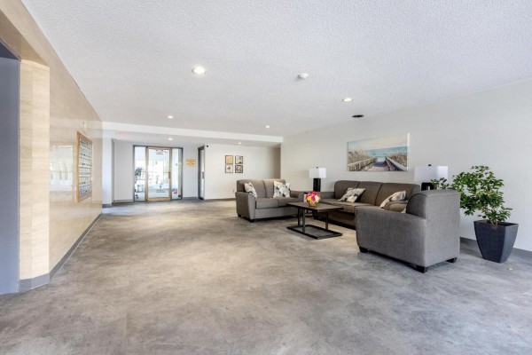 211 15282 19 Avenue, Surrey, BC V4A1X6 Photo 3