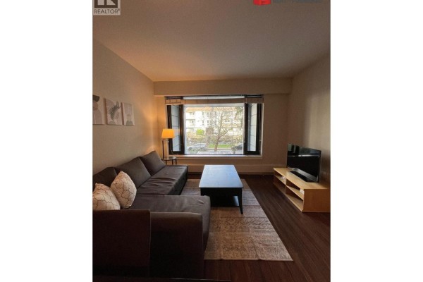 211 215 W 1st Street, Vancouver, BC, photo 2