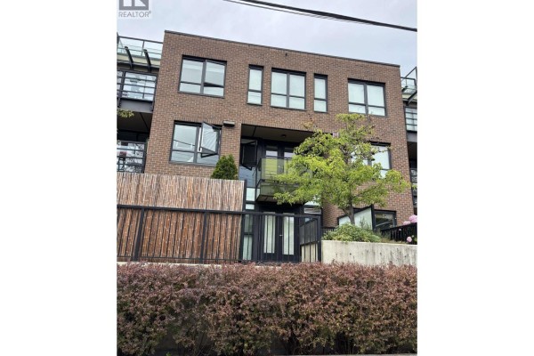 211 2150 E Hastings Street, Vancouver, BC V5L0A5 Photo 2