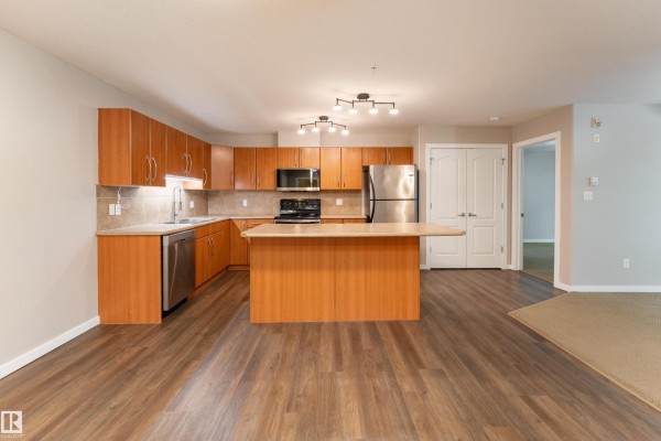 Primary Bedroom - #211 278 Suder Greens Dr Nw, Edmonton, AB T5T6V6 Photo 4