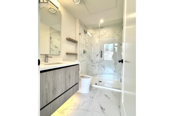 211 8398 Oak Street, Vancouver, BC V6P0L9 Photo 3