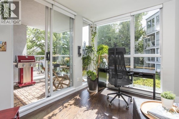 211 8460 Jellicoe Street, Vancouver, BC V5S4S8 Photo 4