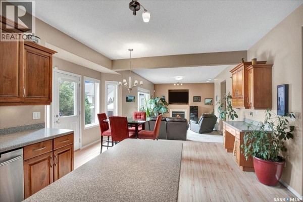 Dining nook - 211 Brookshire Crescent, Saskatoon, SK S7V1H1 Photo 4