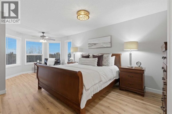 Foyer - 211 Douglasview Road Se, Calgary, AB T2Z2S1 Photo 5