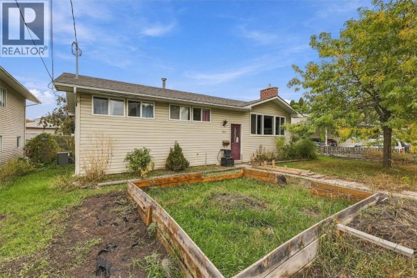 Laundry room - 211 Fort Avenue, Kamloops, BC V2B1H4 Photo 2