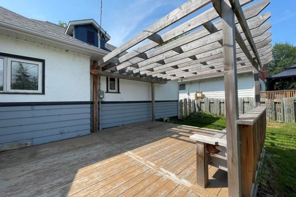 Laundry room - 211 Hamilton Street, Neepawa, MB R0J1H0 Photo 4