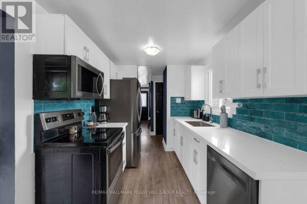 211 Hickling Trail, Barrie, ON, photo 2
