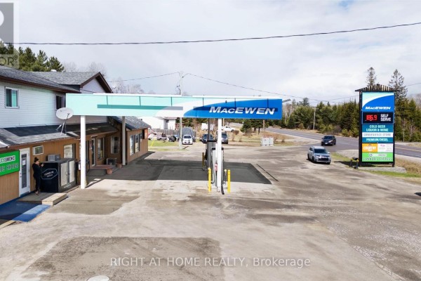 211 King Street, Unorganized Townships, ON P0H2J0 Photo 2