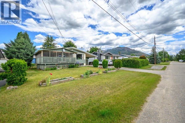 Laundry room - 211 Larsen Avenue, Enderby, BC V4Y4A8 Photo 5