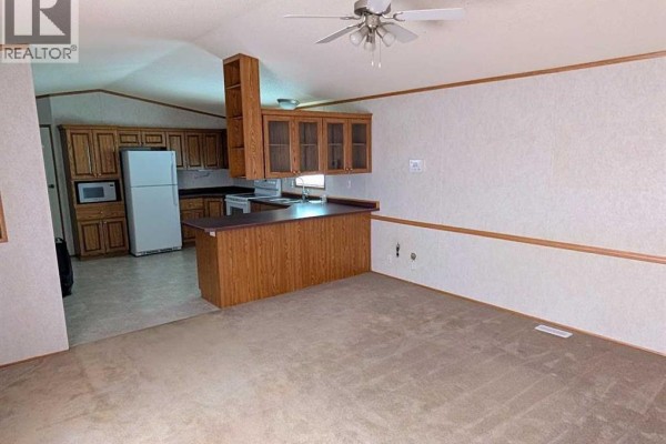 Kitchen - 211 Railway Avenue, Coaldale, AB T1M0A8 Photo 4