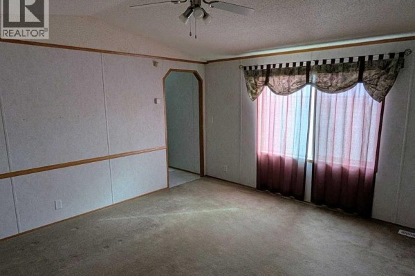 Dining room - 211 Railway Avenue, Coaldale, AB T1M0A8 Photo 5