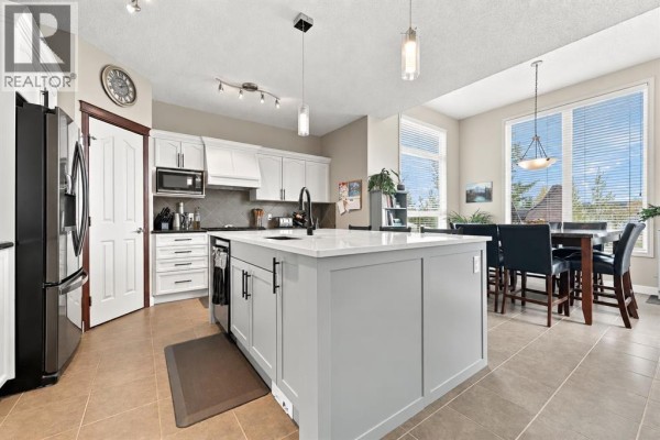 Office - 211 Royal Birch Way Nw, Calgary, AB T3G5X9 Photo 5