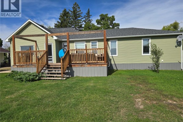 Living room - 211 Rye Street, Yellow Grass, SK S0G5J0 Photo 2