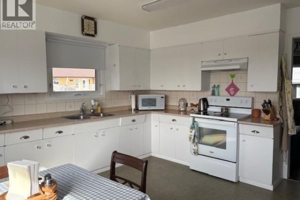 Kitchen/Dining room - 211 Throne Street, Sceptre, SK S0N2H0 Photo 4
