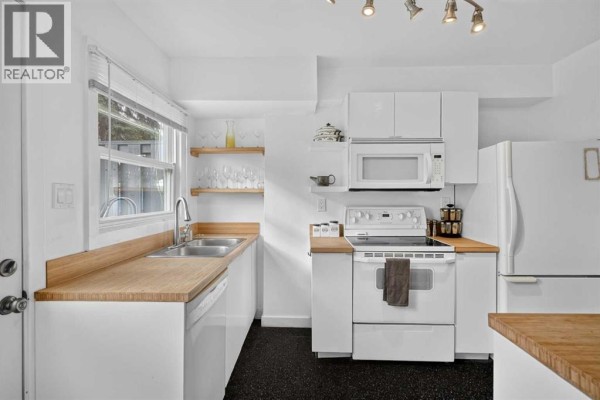 Foyer - 211/213 43 Avenue Sw, Calgary, AB T2S1B1 Photo 4