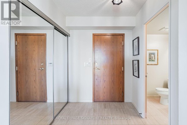 Kitchen - 2110 - 10 Torresdale Avenue, Toronto, ON M2R3V8 Photo 4