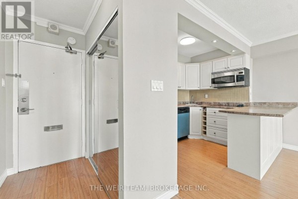 Primary Bedroom - 2110 - 30 Gloucester Street, Toronto, ON M4Y1L6 Photo 4