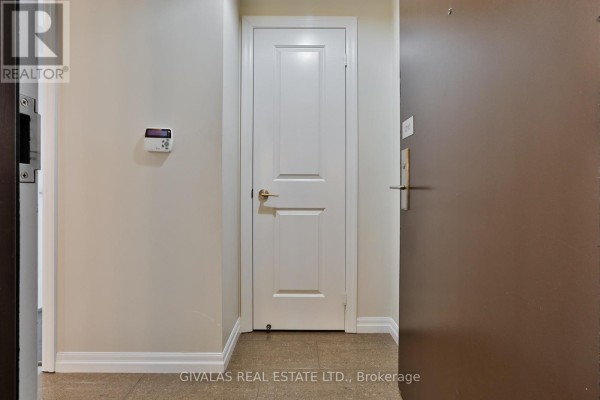 Bedroom 2 - 2110 - 30 Herons Hill Way, Toronto, ON M2J0A7 Photo 4