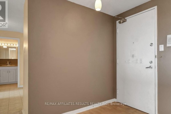 Kitchen - 2110 - 415 Greenview Avenue, Ottawa, ON K2B8G5 Photo 4