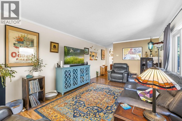 Dining nook - 2110 Connel Road, Creston, BC V0B1G1 Photo 5