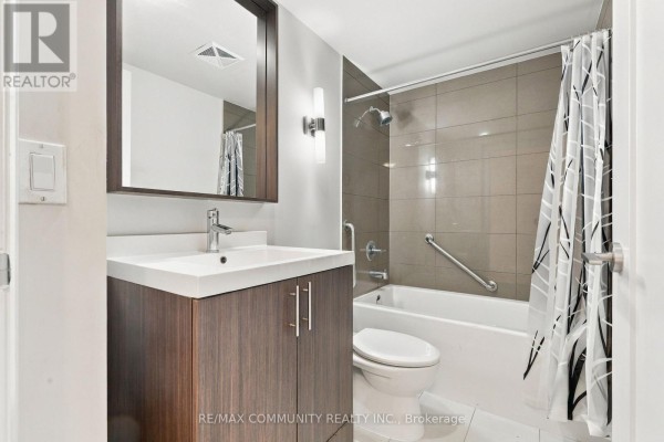 Primary Bedroom - 2111 - 18 Graydon Hall Drive, Toronto, ON M3A0A4 Photo 4