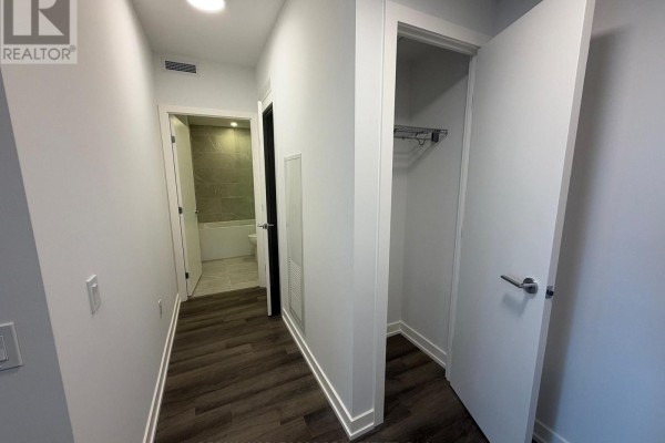 Kitchen - 2112 - 5 Meadowdale Road, Vaughan, ON L4K0C7 Photo 3