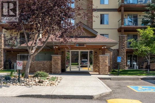 2113, 92 Crystal Shores Road, Okotoks, AB, photo 2