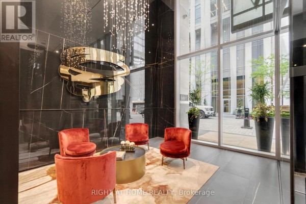 2113 - 11 Yorkville Avenue, Toronto, ON M4W0B7 Photo 4