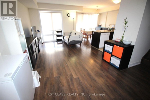 Primary Bedroom - 2113 - 2 Westmeath Lane, Markham, ON L6B1N5 Photo 4