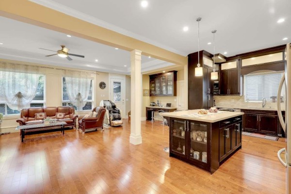 21135 77a Avenue, Langley, BC V2Y0K7 Photo 5