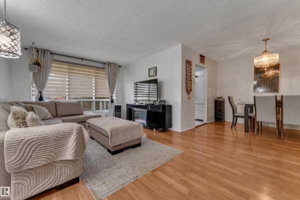 Den - 2114 38 St Nw, Edmonton, AB T6L4C3 Photo 4