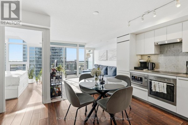 2115 - 70 Queens Wharf Road, Toronto