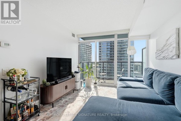 2115 - 70 Queens Wharf Road, Toronto, ON M5V0J2 Photo 5
