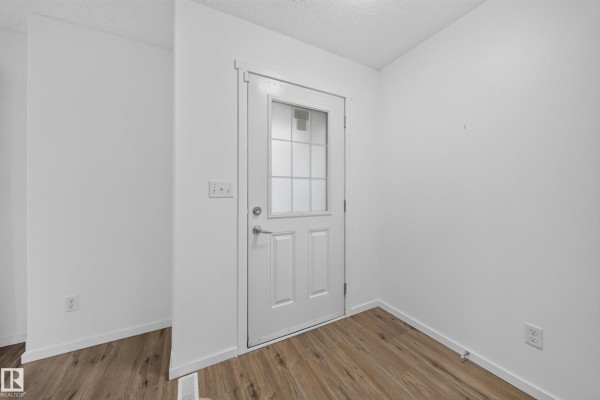 Primary Bedroom - 2115 32 St Nw, Edmonton, AB T6T0K4 Photo 5