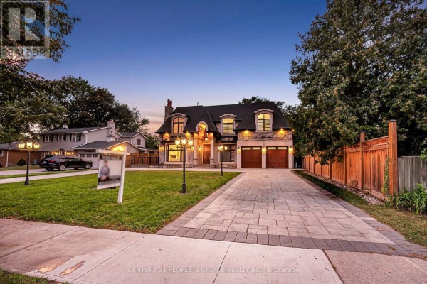 2115 Rebecca Street, Oakville, ON, photo 3