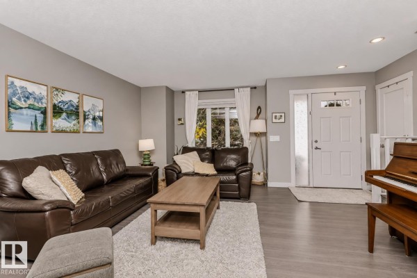 Family room - 2115 Trumpeter Wy Nw, Edmonton, AB T5S0G1 Photo 4