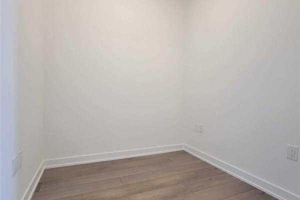 2116 - 38 Honeycrisp Crescent, Vaughan, ON L4K0M8 Photo 5