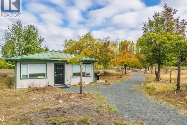 2116 Alberni Hwy, Errington, BC V0R1M0 Photo 5