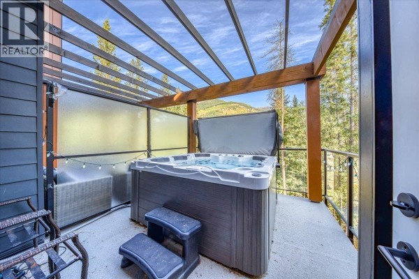 3pc Bathroom - 2116 Panorama Drive Unit# 102, Panorama, BC V0A1T0 Photo 3