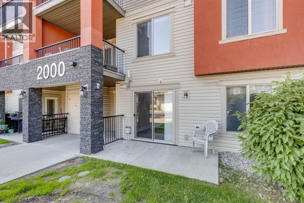 2117, 403 Mackenzie Way Sw, Airdrie, AB, photo 3
