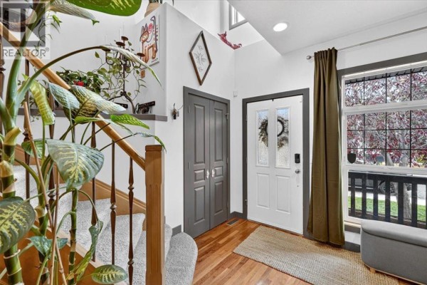 Foyer - 2117 15 Street Sw, Calgary, AB T2T3Y9 Photo 4