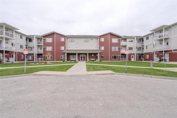 2117 2 Brighton Lane, Steinbach