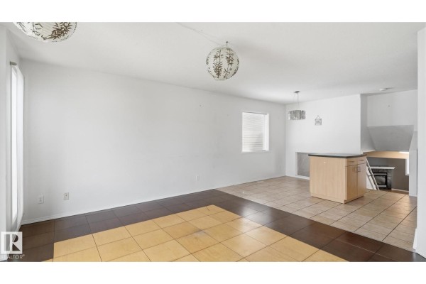 Family room - 2117 36 Av Nw, Edmonton, AB T6T1S3 Photo 4