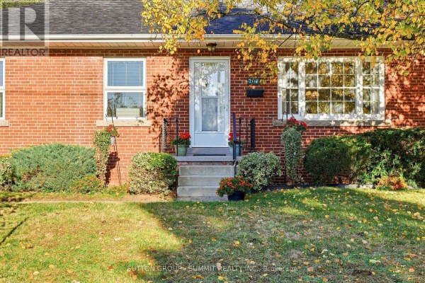 Recreation room - 2117 Maplewood Drive, Burlington, ON L7R2C6 Photo 3