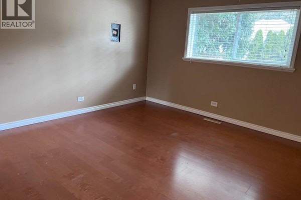 21170 Dewdney Trunk Rd, Maple Ridge, BC V2X3E9 Photo 5