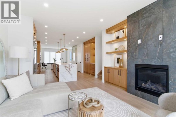 Living room - 2119 Mackay Road Nw, Calgary, AB T3B1C9 Photo 2