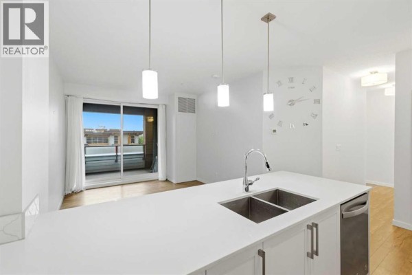 Living room - 212, 122 Mahogany Centre Se, Calgary, AB T3M2Y1 Photo 5