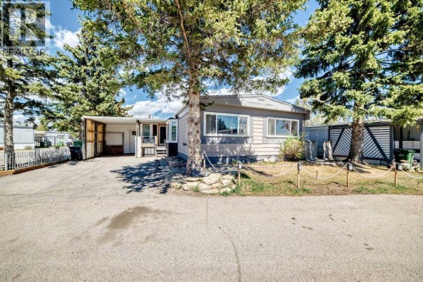 212, 3223 83 Street Nw, Calgary, AB, photo 2